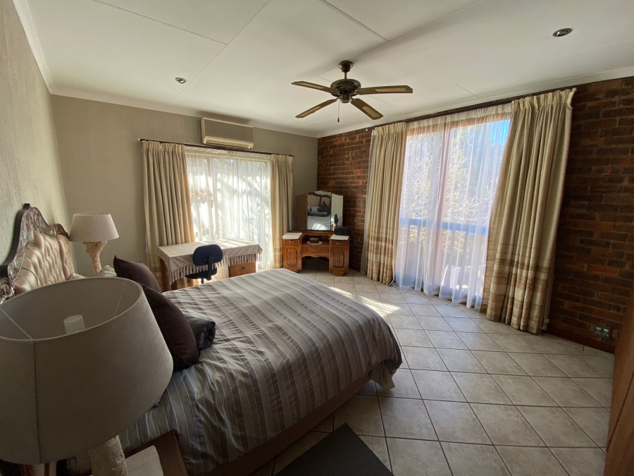 8 Bedroom Property for Sale in Grimbeeck Park North West